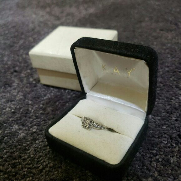 Diamond ring - Picture 3 of 5